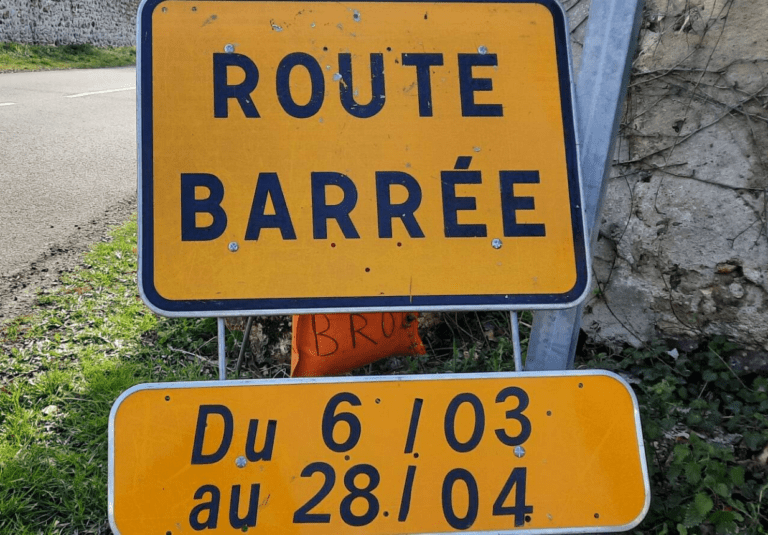 Route D126 barrée